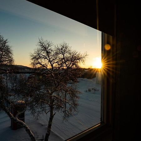 Mix Tana Spiseri og Overnatting Motell Exteriör bild
